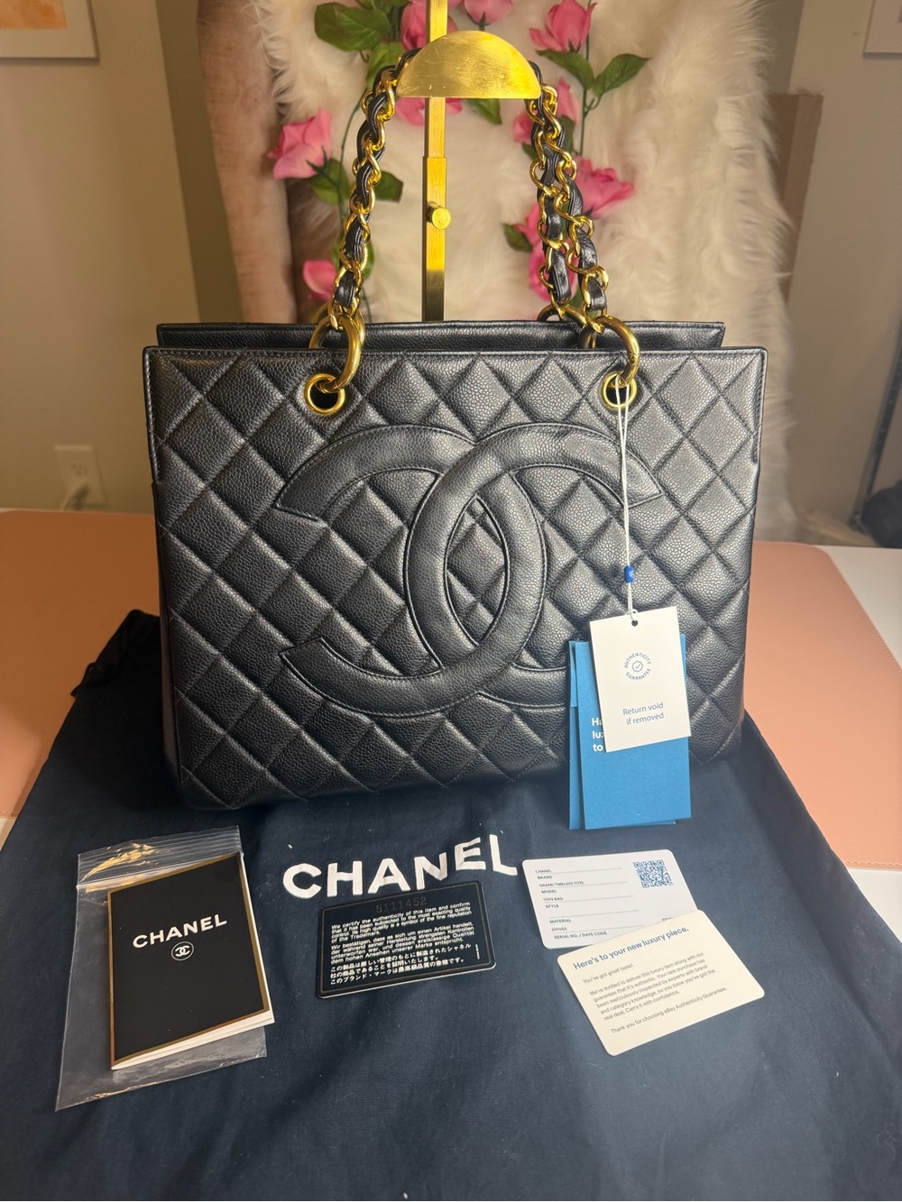 Chanel Vintage Grand Shopping Tote GST Black Caviar Gold Hardware 5 Series COA